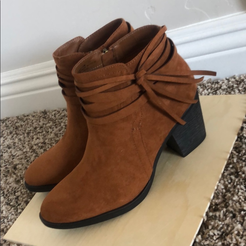 Round toe cowboy boho bootie
